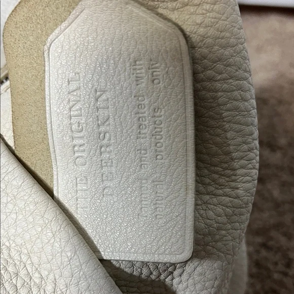 3287 Prada Ivory Leather Hobo Bag - Picture 3 of 8